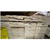 Image 3 : 1 LIFT OF BASEBOARD MOULDING/TRIM PRIMED WHITE FINISH APPROX 7' LENGTHS, 3,016 FT TOTAL