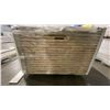 Image 4 : 1 LIFT OF FLAT JAMB EMBOSSED WOOD WHITE FINISH- APPROX 81" LENGTHS,