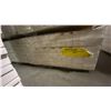 Image 5 : 1 LIFT OF BASEBOARD/TRIM MOULDING WITH PRIMED WHITE FINISH APPROX 97" LENGTHS, 3,016 FT TOTAL