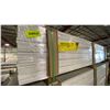 Image 3 : 1 LIFT OF BASEBOARD/TRIM MOULDING WITH PRIMED WHITE FINISH APPROX 97" LENGTHS, 3,016 FT TOTAL
