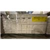 Image 4 : 1 LIFT OF BASEBOARD/TRIM MOULDING WITH PRIMED WHITE FINISH APPROX 97" LENGTHS, 3,016 FT TOTAL