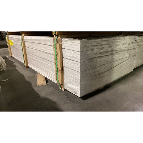 1 LIFT OF BASEBOARD/TRIM MOULDING WITH PRIMED WHITE FINISH APPROX 97" LENGTHS, 3,016 FT TOTAL