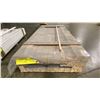 Image 1 : 1 LIFT OF OAK TRIM RAW NATURAL APPROX 8' LENGTHS, 8,875 FT TOTAL