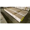 Image 1 : 1 LIFT OF TRIM MOULDING WITH PRIMED WHITE FINISH APPROX 85.5" LENGTHS, 2,884 FT TOTAL