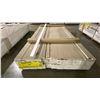 Image 2 : 1 LIFT OF TRIM MOULDING WITH PRIMED WHITE FINISH APPROX 85.5" LENGTHS, 2,884 FT TOTAL