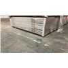 Image 1 : 1 LIFT OF PREFABRICATED WHITE EC DOOR JAMB 81" X 4-9 16" APPROX 180 PCS