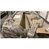 Image 3 : LARGE PALLET OF BROWN VINYL WEATHER STRIPPING