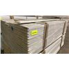 Image 1 : 1 LIFT OF WHITE BASEBOARD MOULDING APPROX 82" LENGTHS