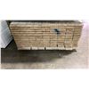 Image 2 : 1 LIFT OF WHITE BASEBOARD MOULDING APPROX 82" LENGTHS