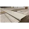Image 4 : 1 LIFT OF WHITE BASEBOARD MOULDING APPROX 82" LENGTHS