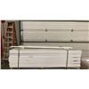 Image 1 : 1 LIFT OF BASEBOARD MOULDING WITH EMBOSSED WOOD PRIMED WHITE FINISH APPROX 7' LENGTHS
