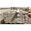 Image 2 : 1 LIFT OF BASEBOARD MOULDING WITH EMBOSSED WOOD PRIMED WHITE FINISH APPROX 7' LENGTHS
