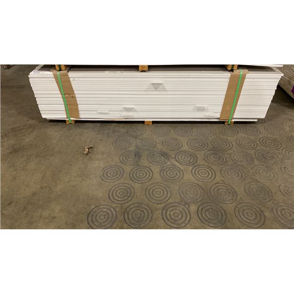 1 LIFT OF BASEBOARD MOULDING WITH POLAR WHITE PAINTED FINISH APPROX 7' LENGTHS
