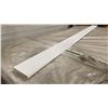 Image 2 : 1 LIFT OF BASEBOARD MOULDING WITH WHITE FINISH APPROX 83" LENGTHS