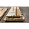 Image 2 : 2 SMALL LIFTS OF TRIM/MOULDING APPROX 7' LENGTHS LIGHT & DARK WOOD GRAIN FINISH