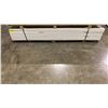 Image 1 : 1 LIFT OF FLAT JAMB WITH PRIMED WHITE FINISH APPROX 7' LENGTHS, 138 PCS