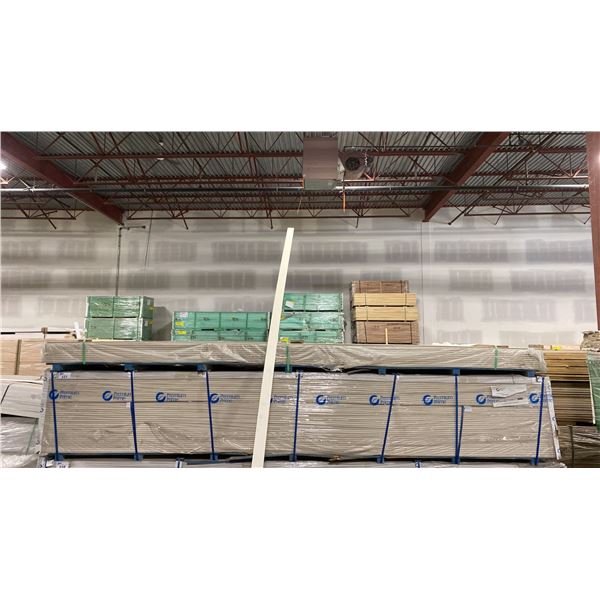 1 LIFT & 1 PARTIAL LIFT OF BASEBOARD MOULDING WITH BASE COATED FINISH APPROX 14' LENGTHS