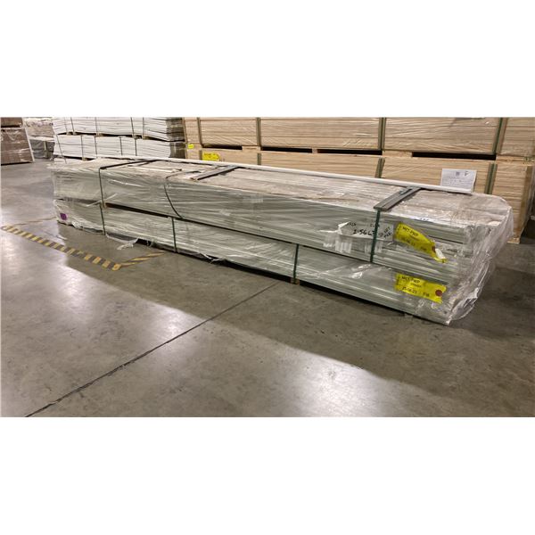 2 LIFTS OF FLAT JAMB/ BASEBOARD MOULDING WITH WHITE FINISH APPROX 14' LENGTHS