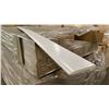 Image 3 : 1 LIFT OF PREFINISHED BASEBOARD/TRIM MOULDING WITH PAINTED POLAR WHITE FINISH APPROX 14' LENGTHS
