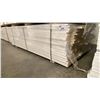 Image 1 : 1 LIFT OF MDF FLAT JAMB MOULDING WITH WHITE FINISH APPROX 7' LENGTHS