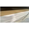 Image 3 : 1 LIFT OF MDF FLAT JAMB MOULDING WITH WHITE FINISH APPROX 7' LENGTHS