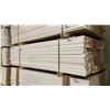 Image 1 : 1 LIFT OF MDF FLAT JAMB MOULDING WITH WHITE FINISH APPROX 7' LENGTHS