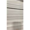 Image 3 : 1 LIFT OF MDF FLAT JAMB MOULDING WITH WHITE FINISH APPROX 7' LENGTHS