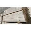 Image 1 : 1 LIFT OF MDF FLAT JAMB MOULDING WITH WHITE FINISH APPROX 7' LENGTHS
