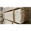 Image 1 : 1 LIFT OF MDF FLAT JAMB MOULDING WITH WHITE FINISH APPROX 7' LENGTHS