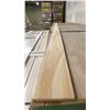 Image 3 : 1 LIFT OF BASEBOARD MOULDING WITH NATURAL FINISH APPROX 16' LENGTHS, 8,400 FT TOTAL