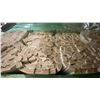 Image 2 : 1 LIFT OF BASE SHOE MOULDING WITH PAINTED PRIMED FINISH APPROX 8' LENGTHS, 19,200 FT TOTAL