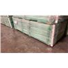 Image 1 : 1 LIFT OF BASE SHOE MOULDING WITH PAINTED PRIMED FINISH APPROX 8' LENGTHS, 19,200 FT TOTAL