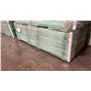 Image 1 : 1 LIFT OF BASE SHOE MOULDING WITH PAINTED PRIMED FINISH APPROX 8' LENGTHS, 19,200 FT TOTAL