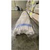 Image 5 : 2 LIFTS OF BASE SHOE MOULDING-1 WITH WHITE FINISH, 16' LENGTHS & 1 ASSORTED GREY AND WHITE FINISH