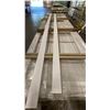 Image 2 : 1 PARTIAL LIFT OF BASEBOARD/TRIM MOULDING WITH PRIMED WHITE FINISH APPROX 16' LENGTHS