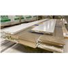 Image 1 : 1 SMALL LIFT OF BASEBOARD MOULDING WITH WHITE FINISH APPROX 8' LENGTHS