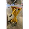 Image 4 : ULINE H-2732 YELLOW HEAVY DUTY INDUSTRIAL TRAILER JACK