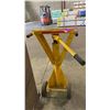 Image 5 : ULINE H-2732 YELLOW HEAVY DUTY INDUSTRIAL TRAILER JACK