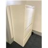 Image 4 : 2 WHITE METAL 4 DRAWER FILING CABINETS
