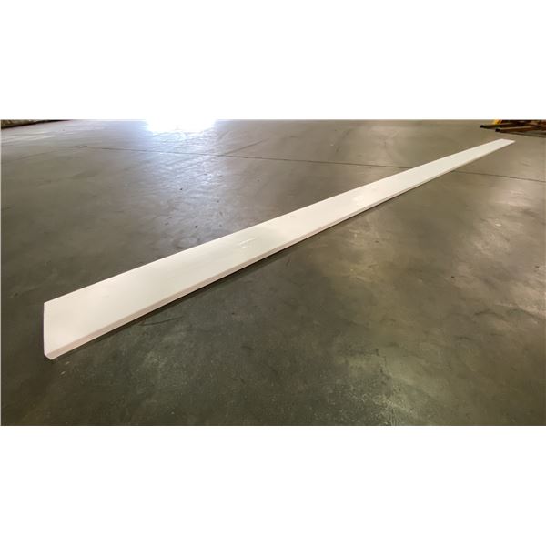 1 LIFT OF PINE PRIMED WHITE INTERIOR FJEG E2E BASEBOARD MOULDING, PLANKS MEASURE APPROX 16'L, 3840