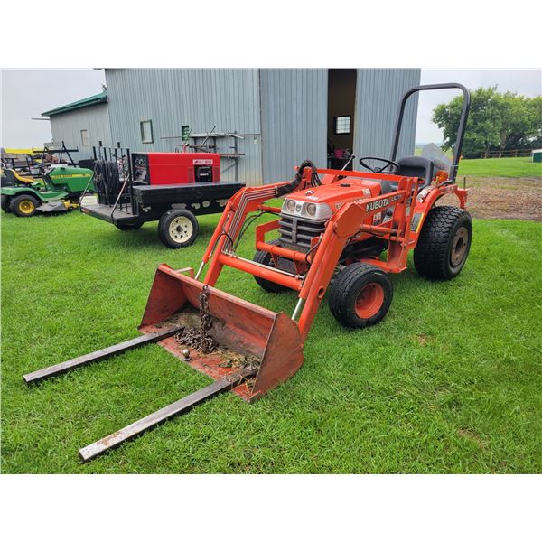 (Lot #'s 260, 261 & 262 are a Group Lot) Kubota B7300 4x4 tractor, hydrostatic drive, 3 pt. hitch PT