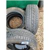 Image 2 : 4- 235/60R17 tires