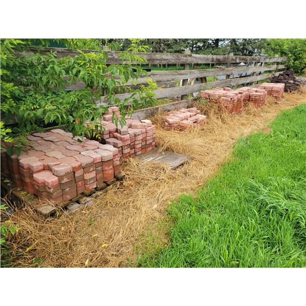 Red Keystone bricks, approx. 600