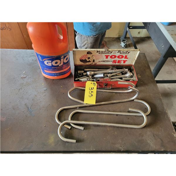 Qty of sockets, drivers, hooks & hand cleaner