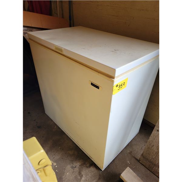 Kelvinator deep freeze, approx. 36 in. x 24 in. x 33 in. H, working order