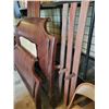 Image 2 : Sliegh bed frame, queen size