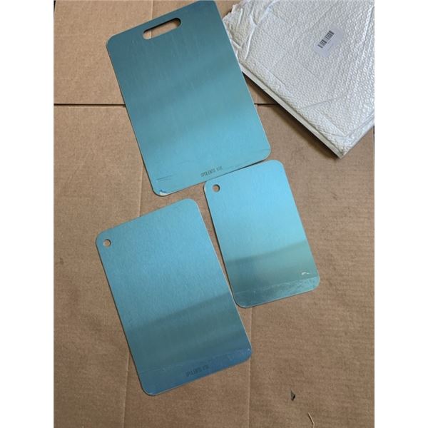NEW 3 PC HEAVY DUTY TITANIUM CUTTING BOARD SET