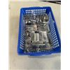 Image 2 : 70 D BATTERIES AND TRAY OF 9V BATTERIES
