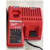 Image 2 : 4 MILWAUKEE BATTERY CHARGERS