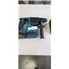 Image 3 : MAKITA 18V CONCRETE DRILL W/ BATTERY AND CHARGER
